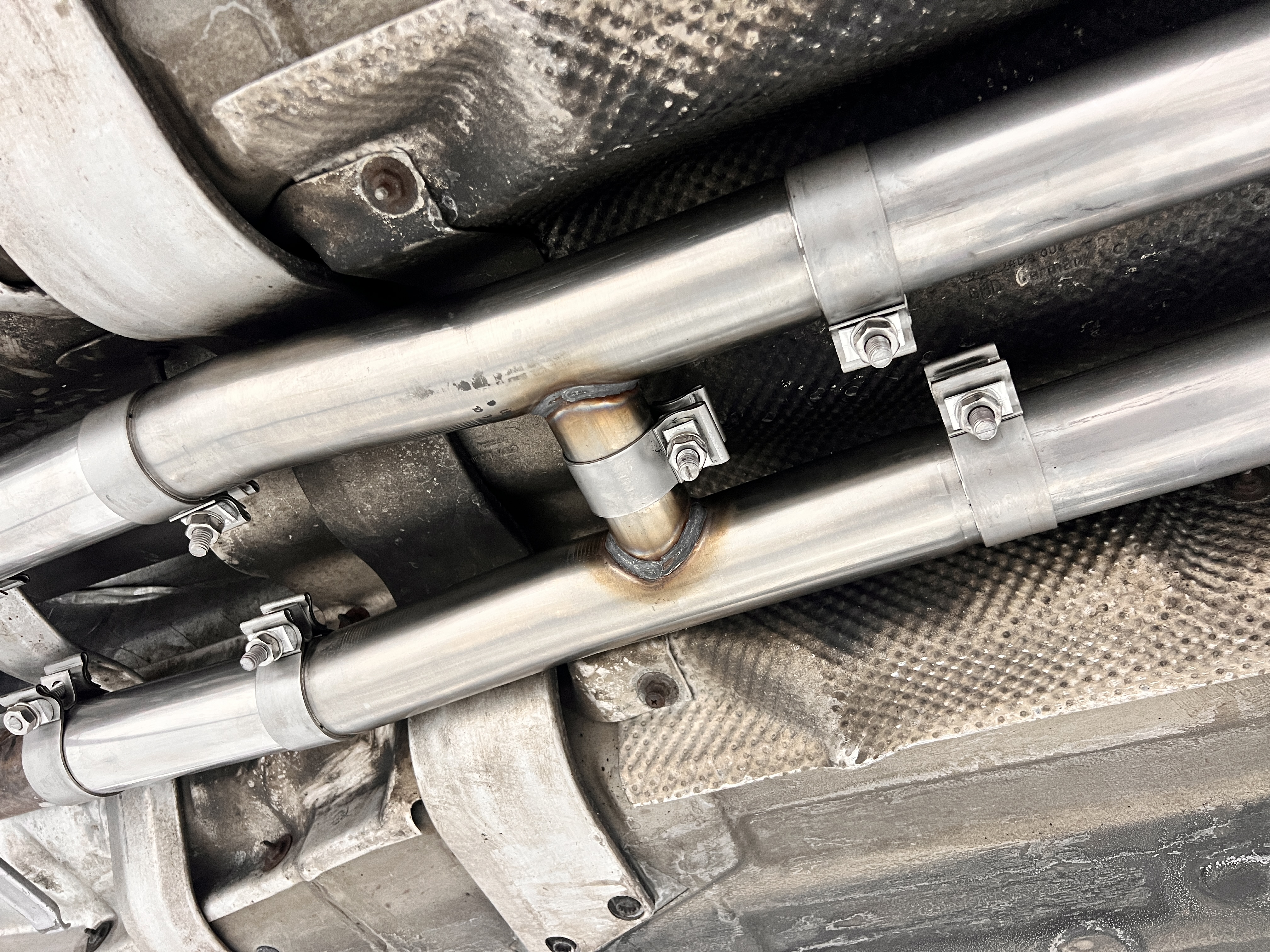Audi A8/S8 Typ D2 Druckaustauschrohr - Rohrdurchmesser: 63,5mm