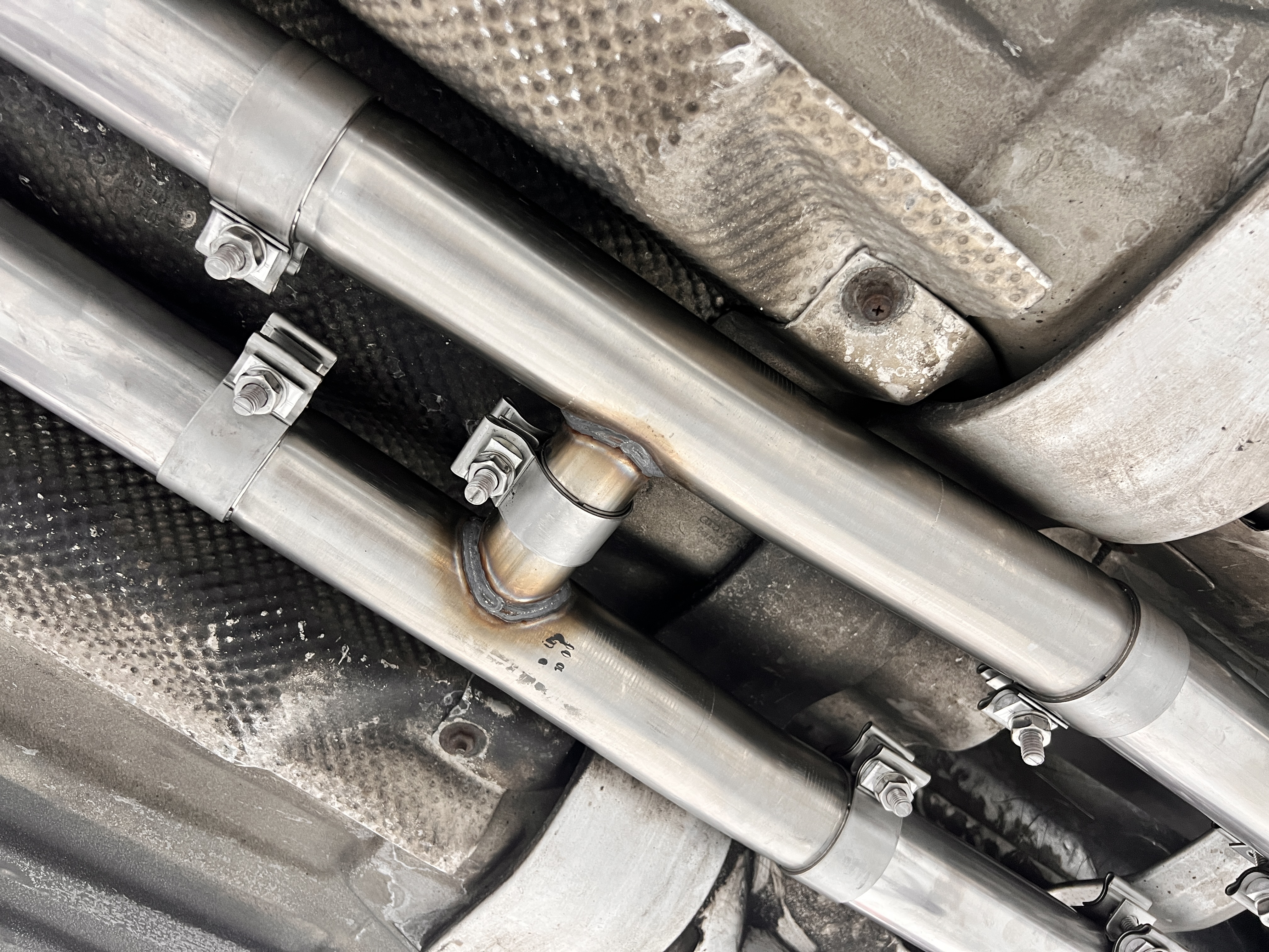 Audi A8/S8 Typ D2 Druckaustauschrohr - Rohrdurchmesser: 63,5mm Audi A8/S8 Typ D2 Druckaustauschrohr - Rohrdurchmesser: 63,5mm