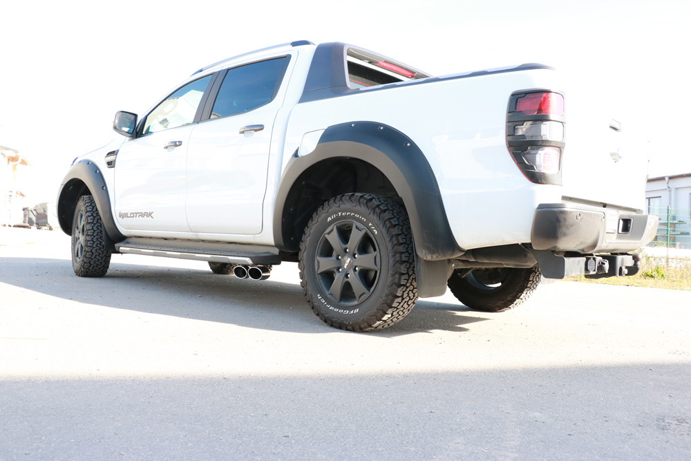 Ford Ranger ab 10/2016 4x4 - Wildtrak Endschalldämpfer Sidepipe, Ausgang rechts und links am Fahrzeug - 2x115x85 Typ 38 rechts/links