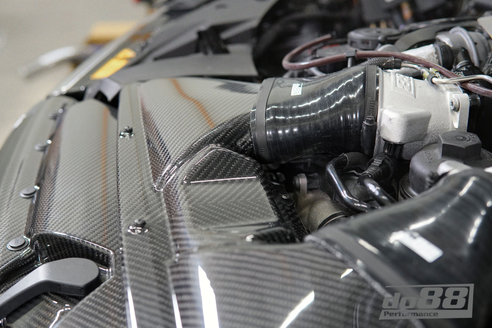 do88 Ansaugsystem Carbonfaser Audi RS6 RS7 C8 do88 Ansaugsystem Carbonfaser Audi RS6 RS7 C8 + Hybrid Air straight